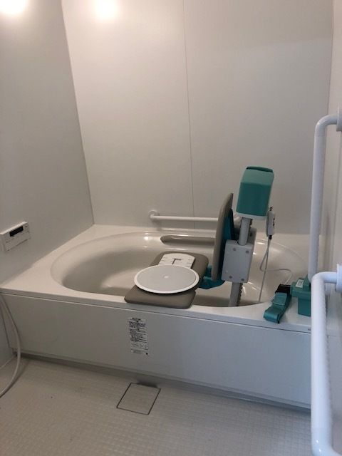 浴室には機械浴が設置してあり、安全性が高い造りとなっている。