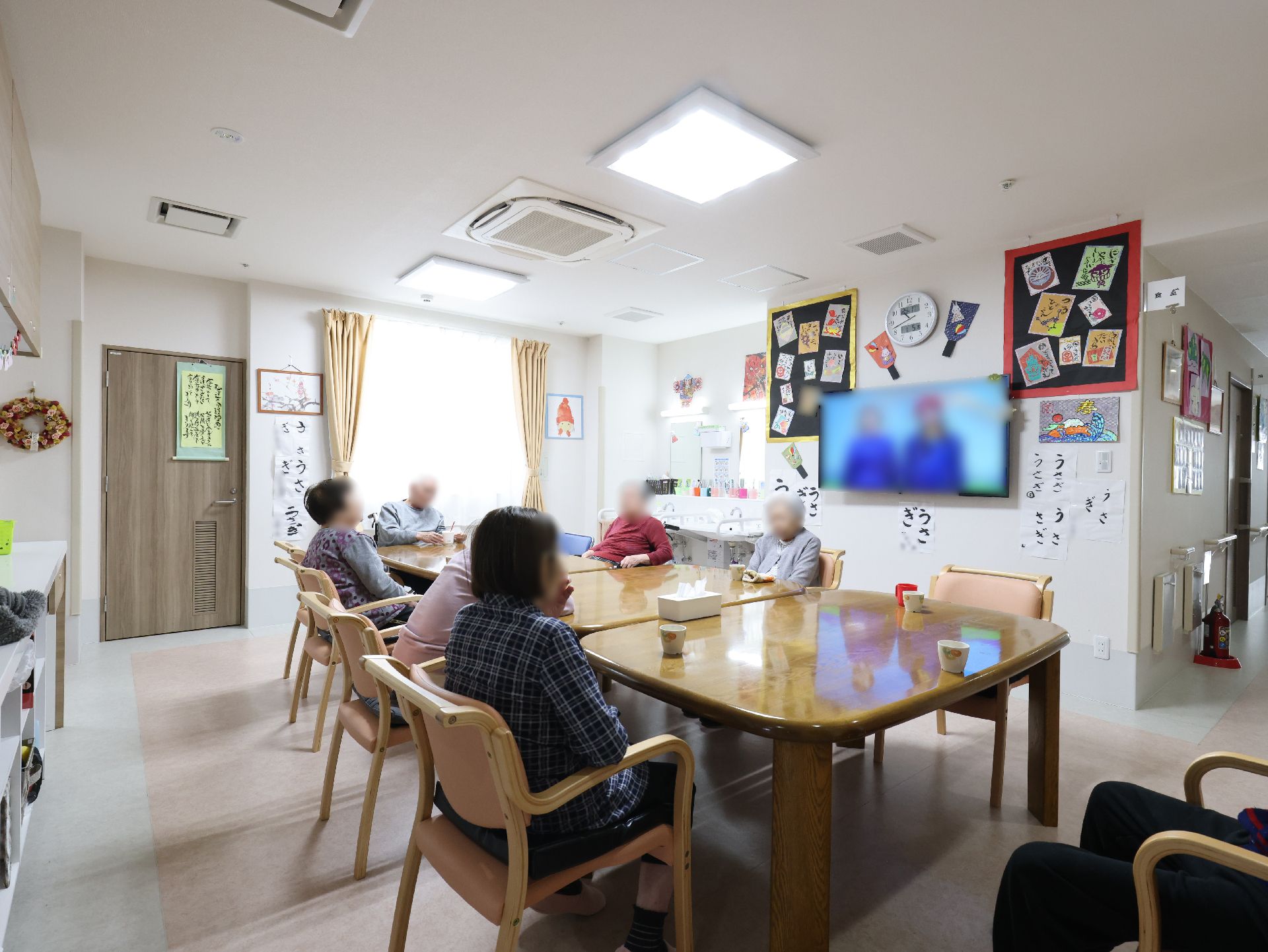 テレビのある共有スペース