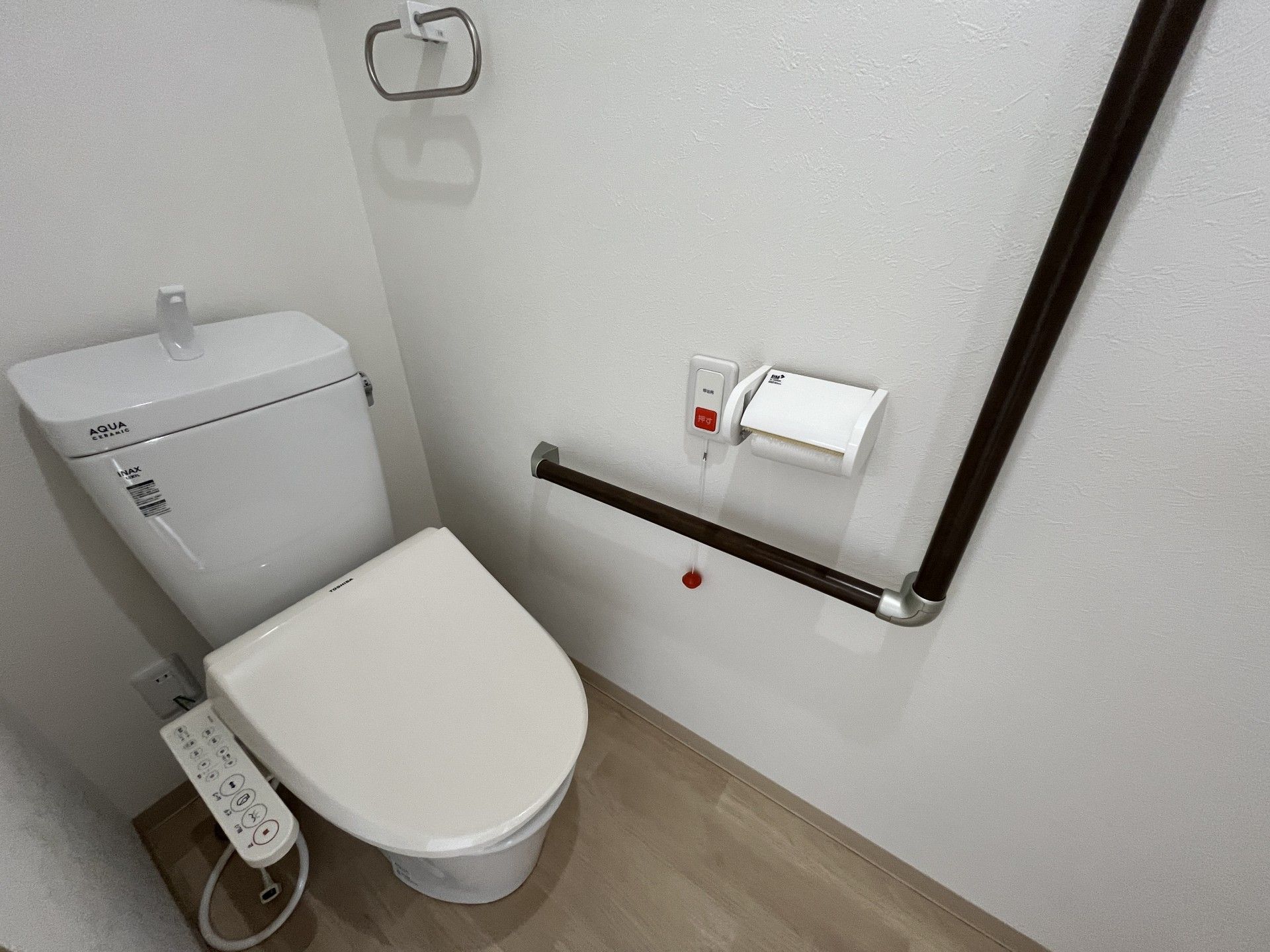 手すり付きトイレ設備