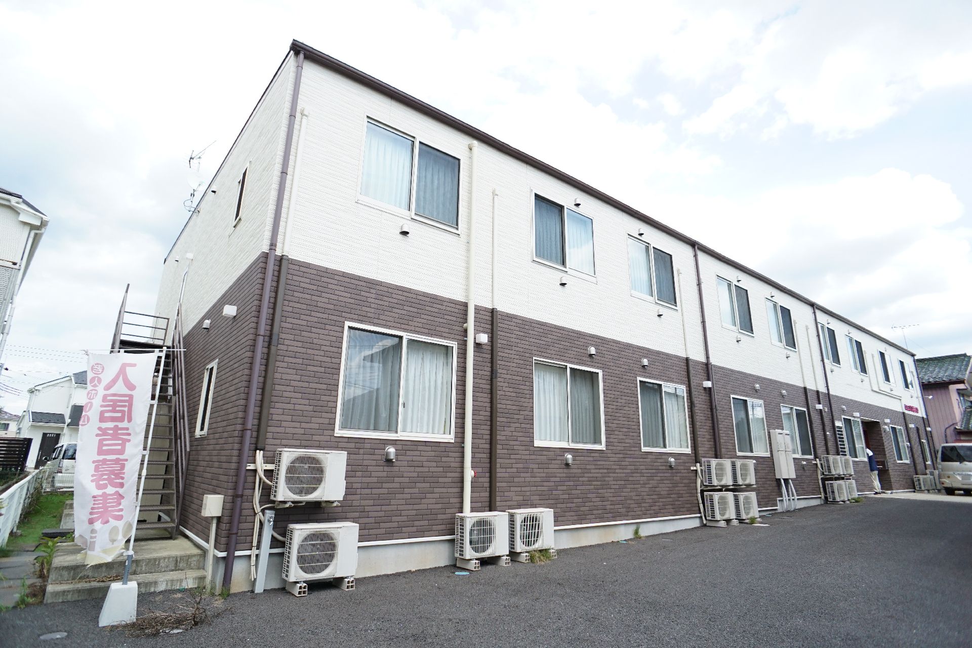 24時間体制でスタッフが常駐する施設外観