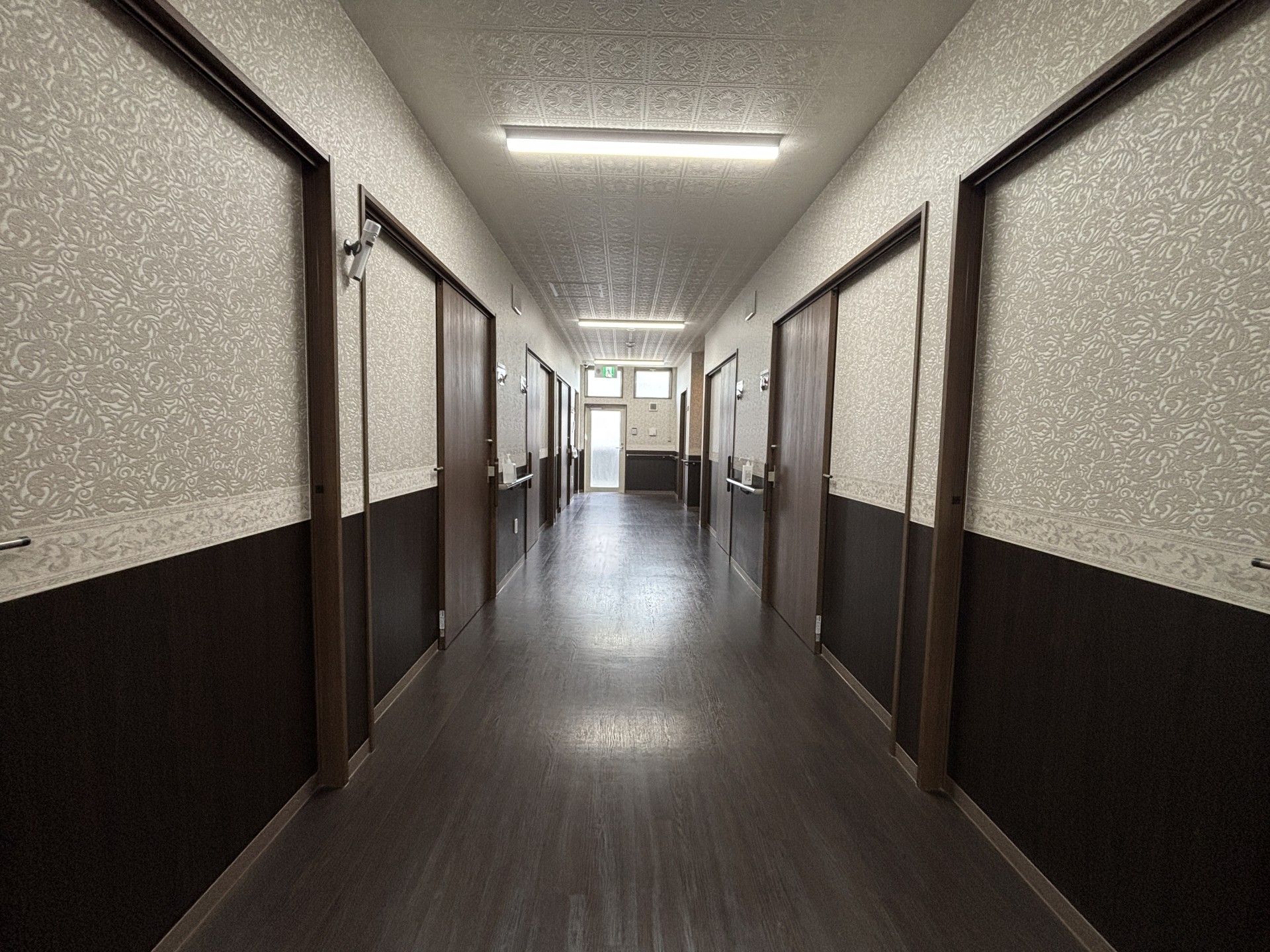 落ち着いた廊下