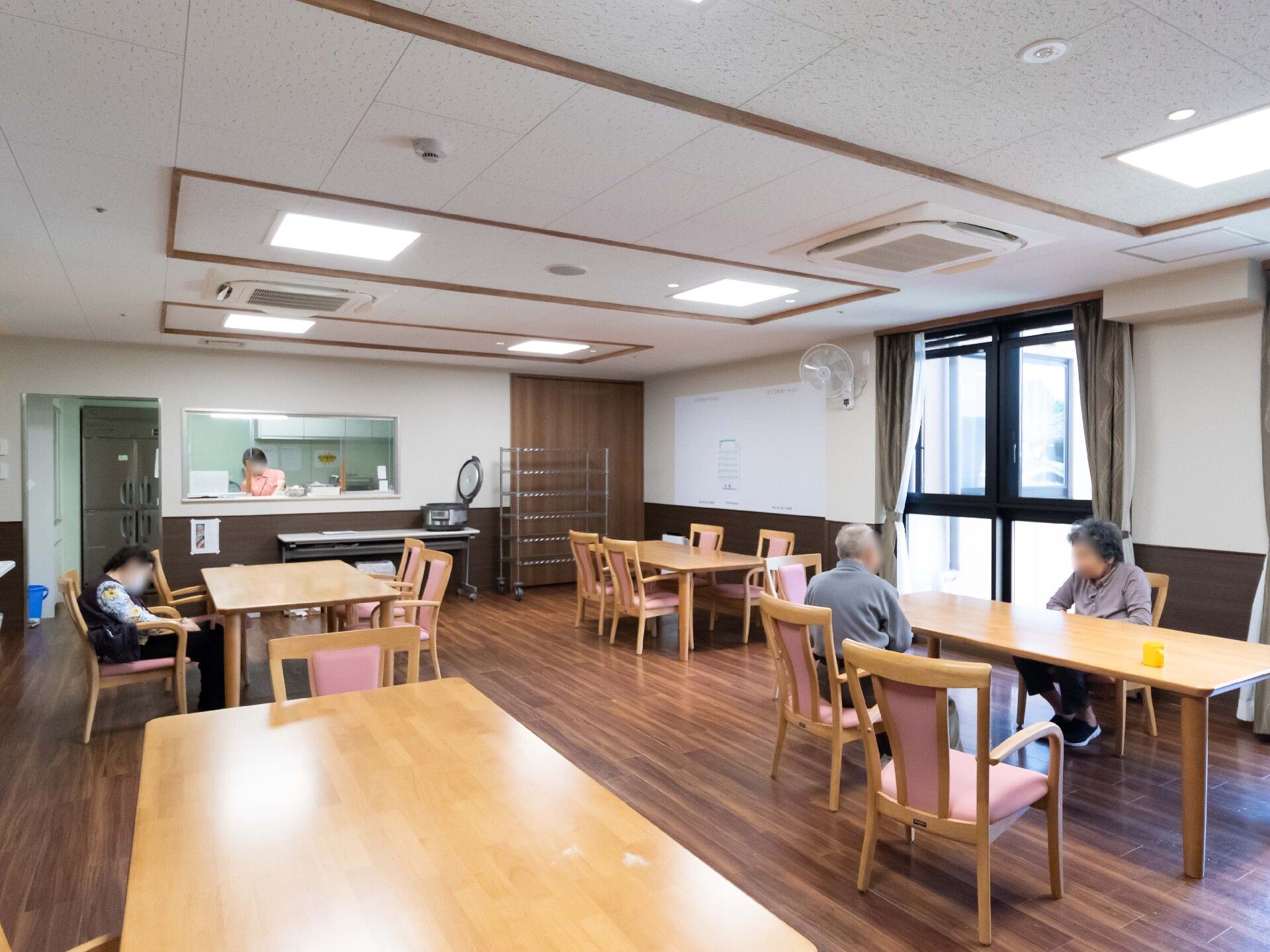 家具配置にはゆとりをもたせた共有スペース