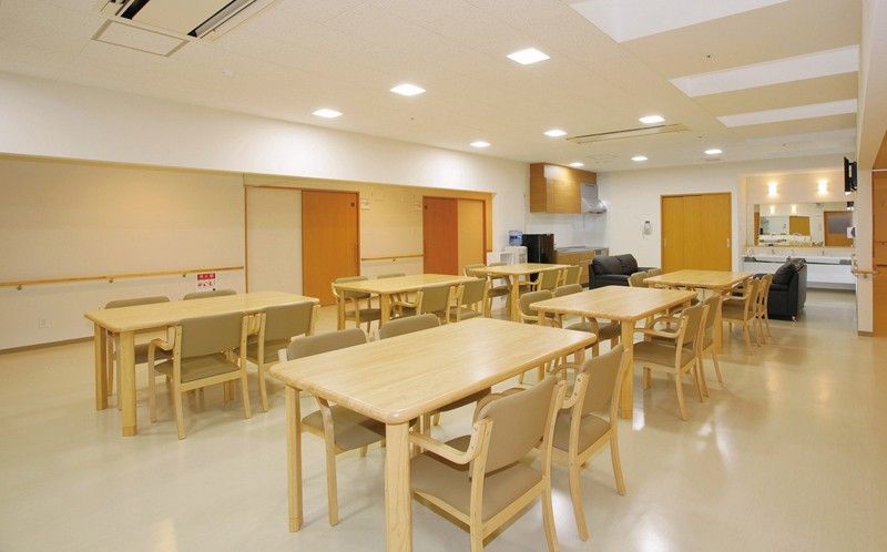 明るく清潔な食堂