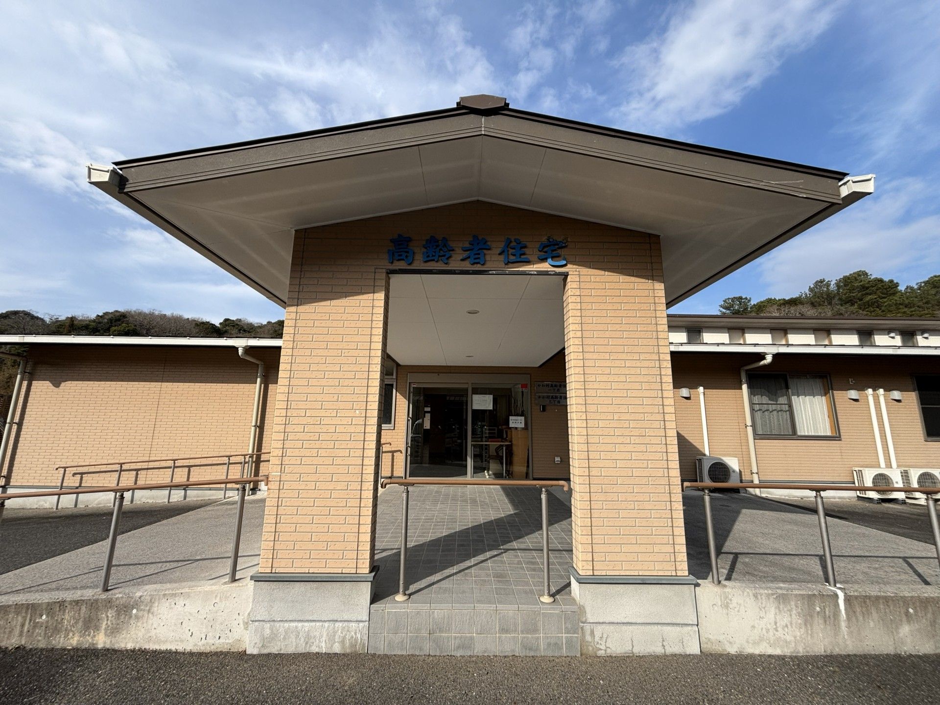 エントランスの外観