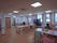 椅子やテーブルが設置され、コミュニケーションや趣味などで利用されている共有スペース