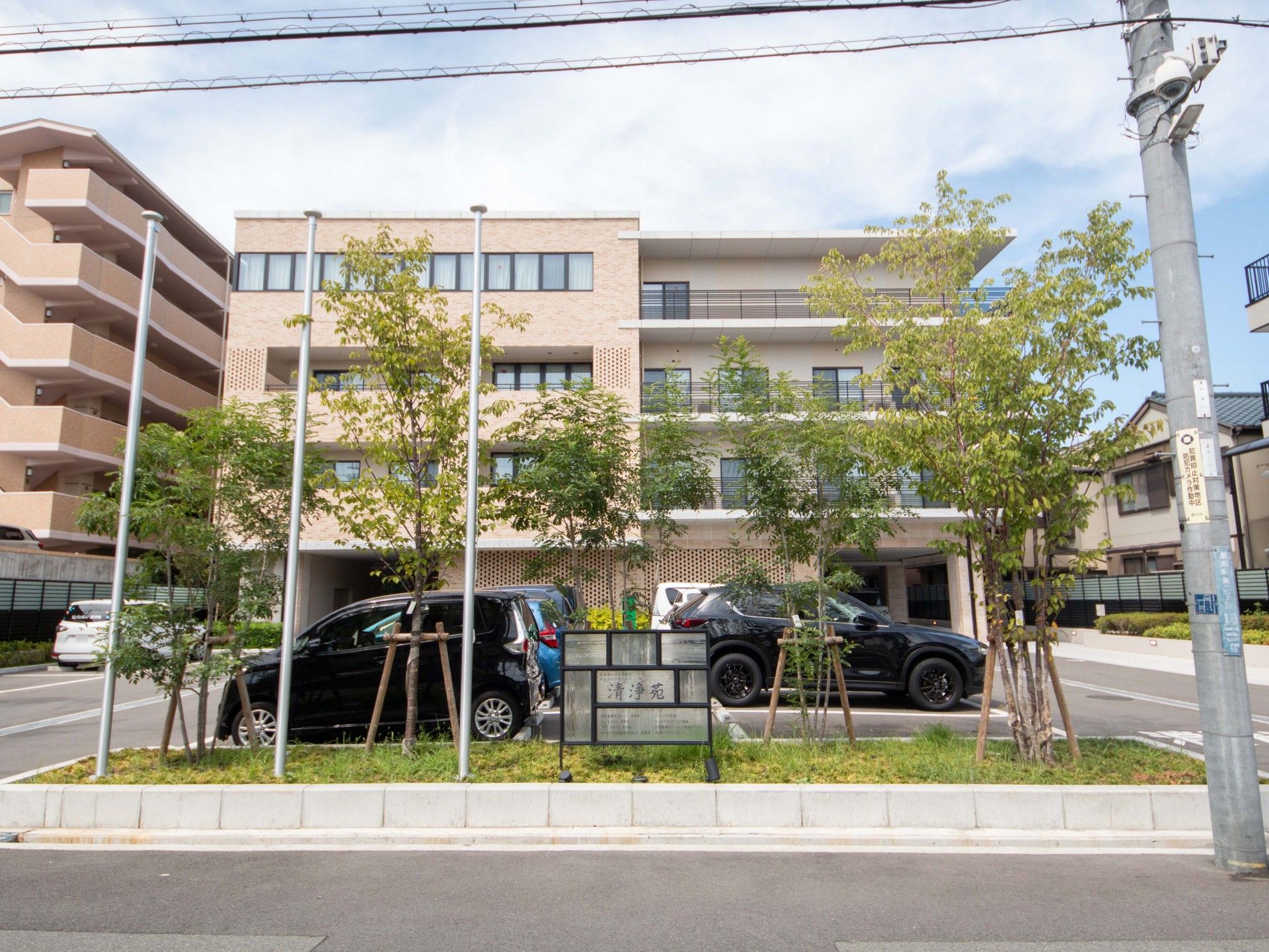 広々とした駐車場
