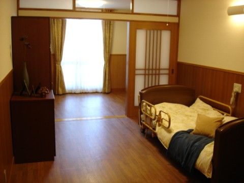 ラ・プラスヒルトップの居室。車椅子での生活も不自由なく行なっていただける充実した環境の居室でです。