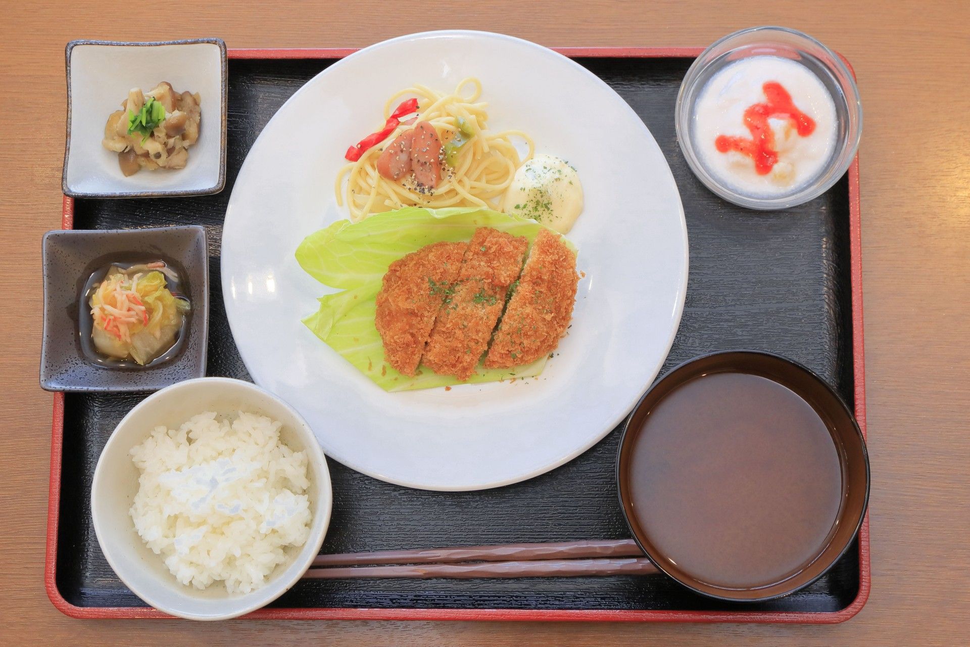 バランス良い食事風景