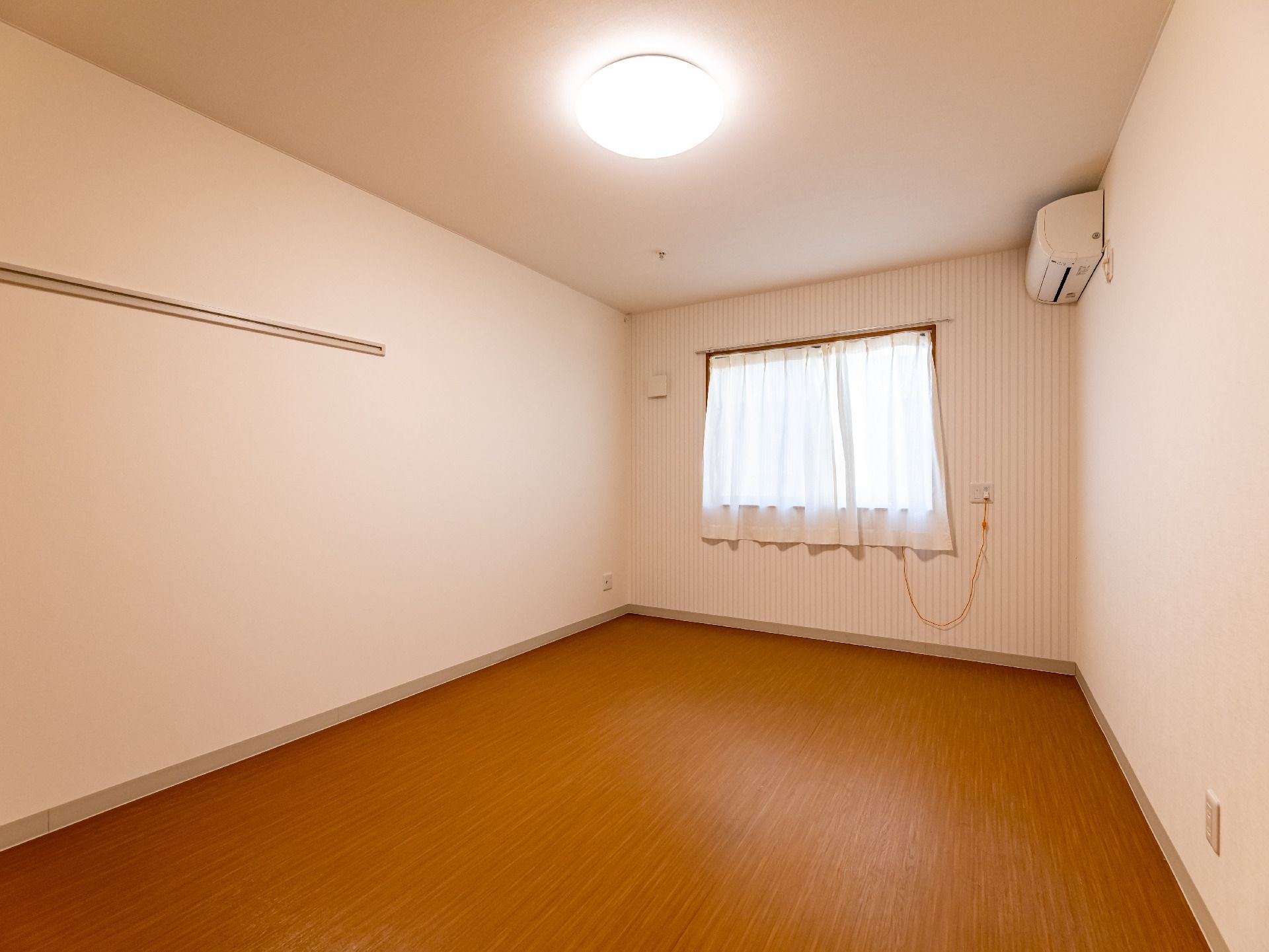 家具などを多く設置することのできる居室