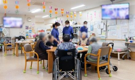 賑やかな交流の場