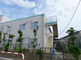 敬老施設外観と送迎バス