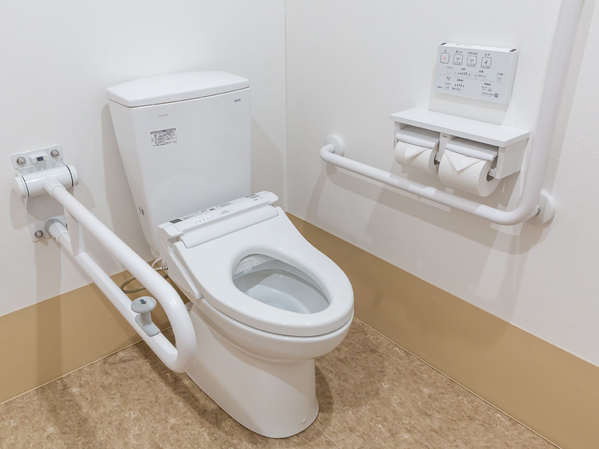 Ｌ字型手すりを設置したトイレ