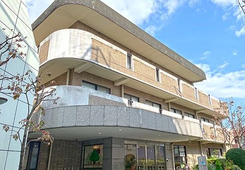 ゆったりとした施設外観