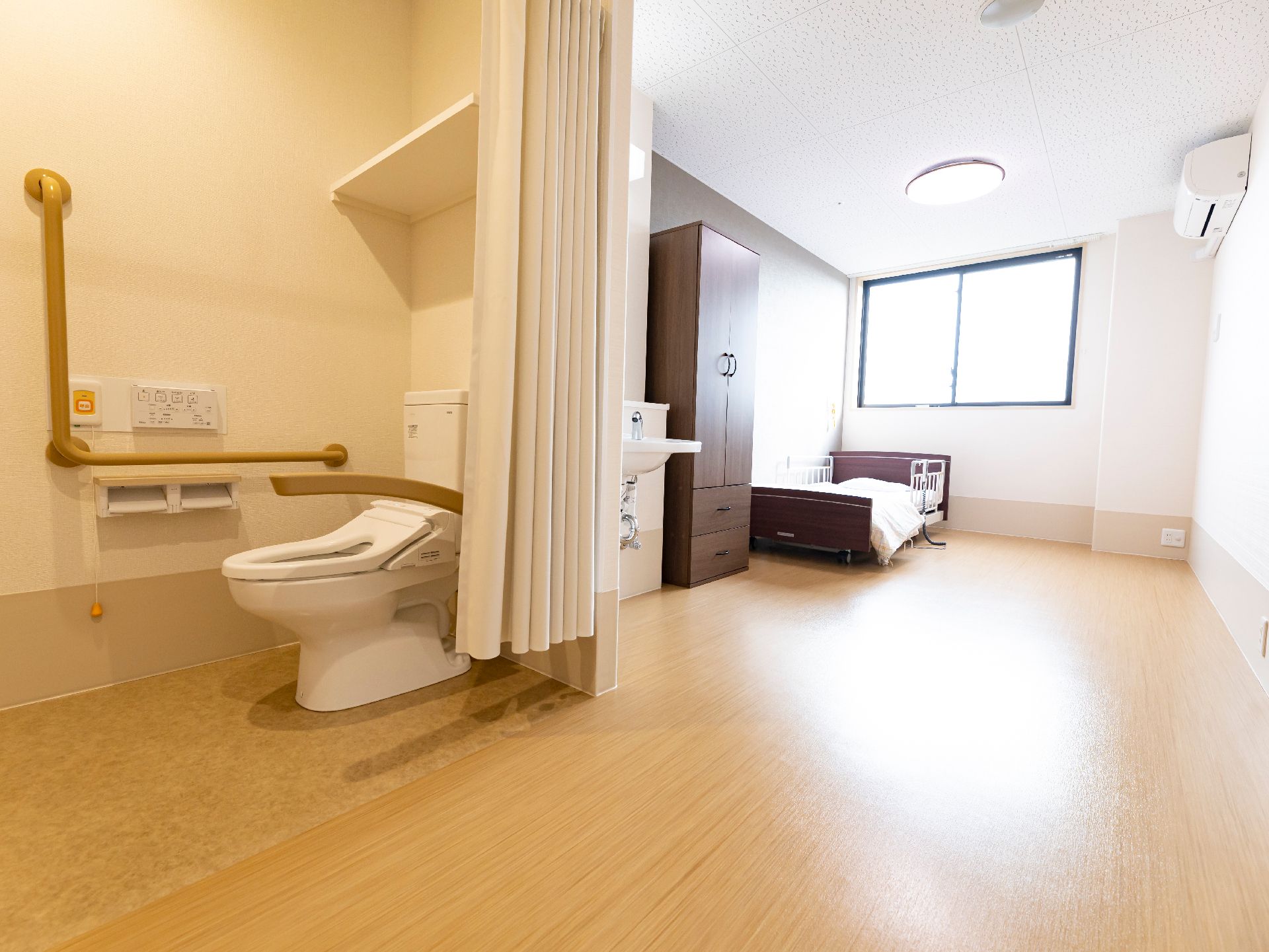 トイレを完備した居室