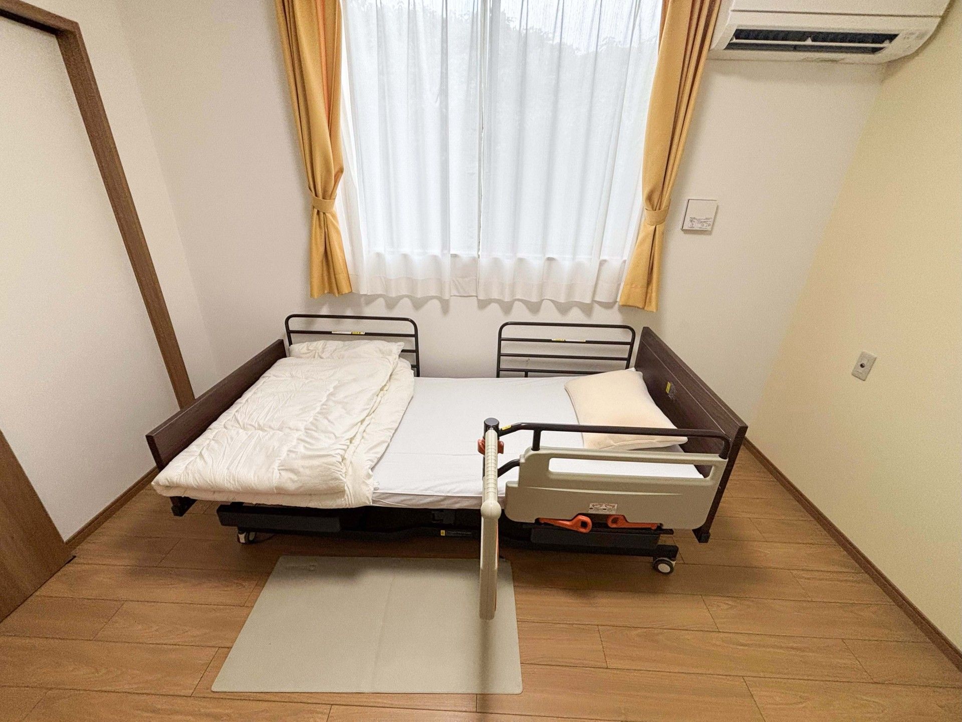 ベッドのある居室