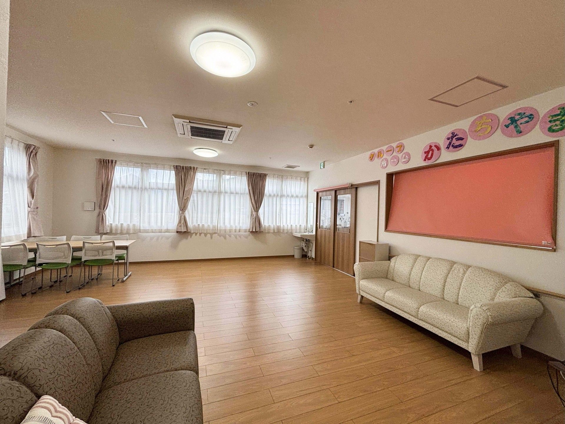 広いリビングルーム