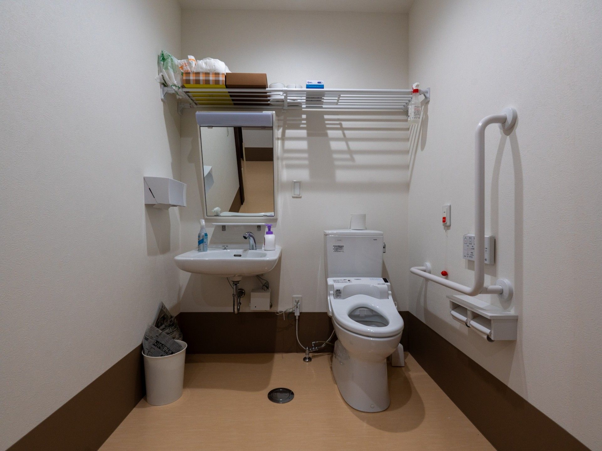 バリアフリー設計のトイレ