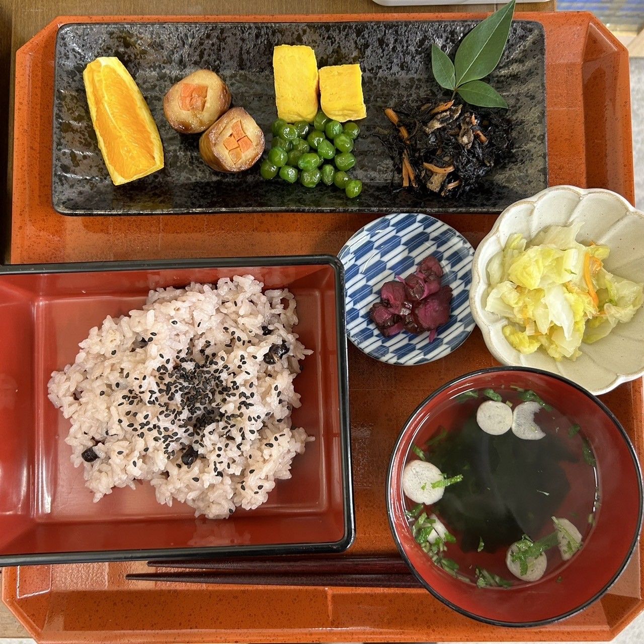 和風の健康的な食事セット