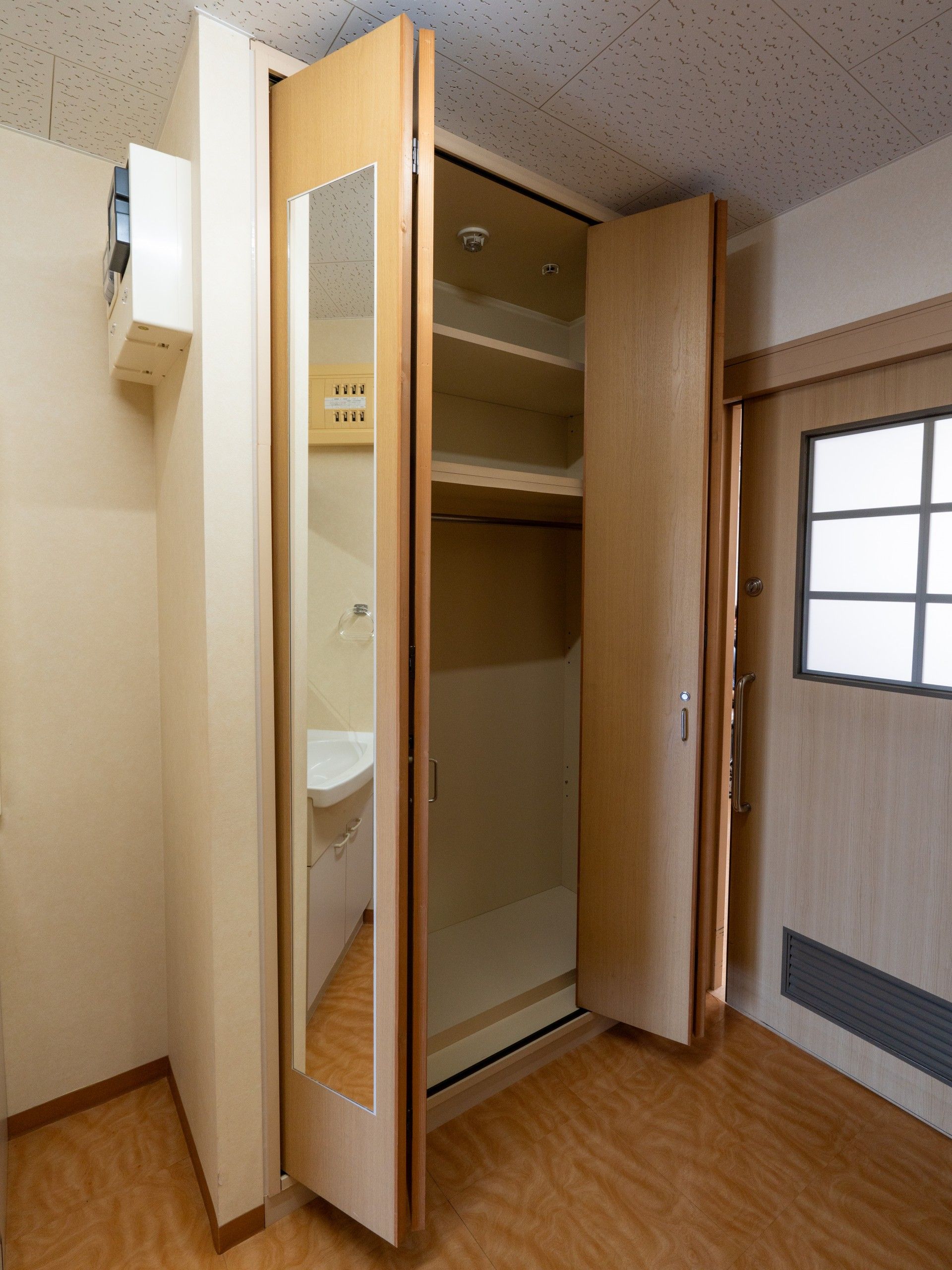 バリアフリー設計の洗面所