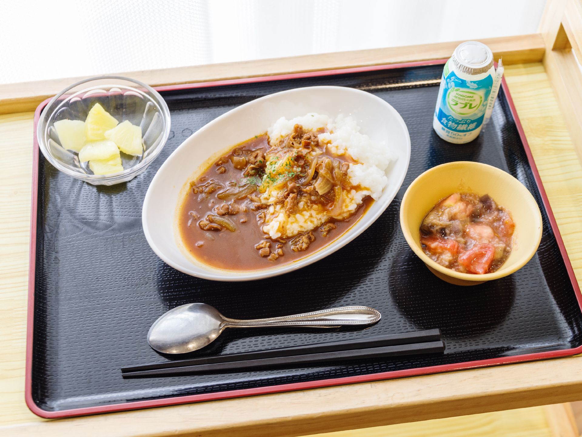 入居者一人ひとりの体調や嚥下機能に合わせて調理される食事