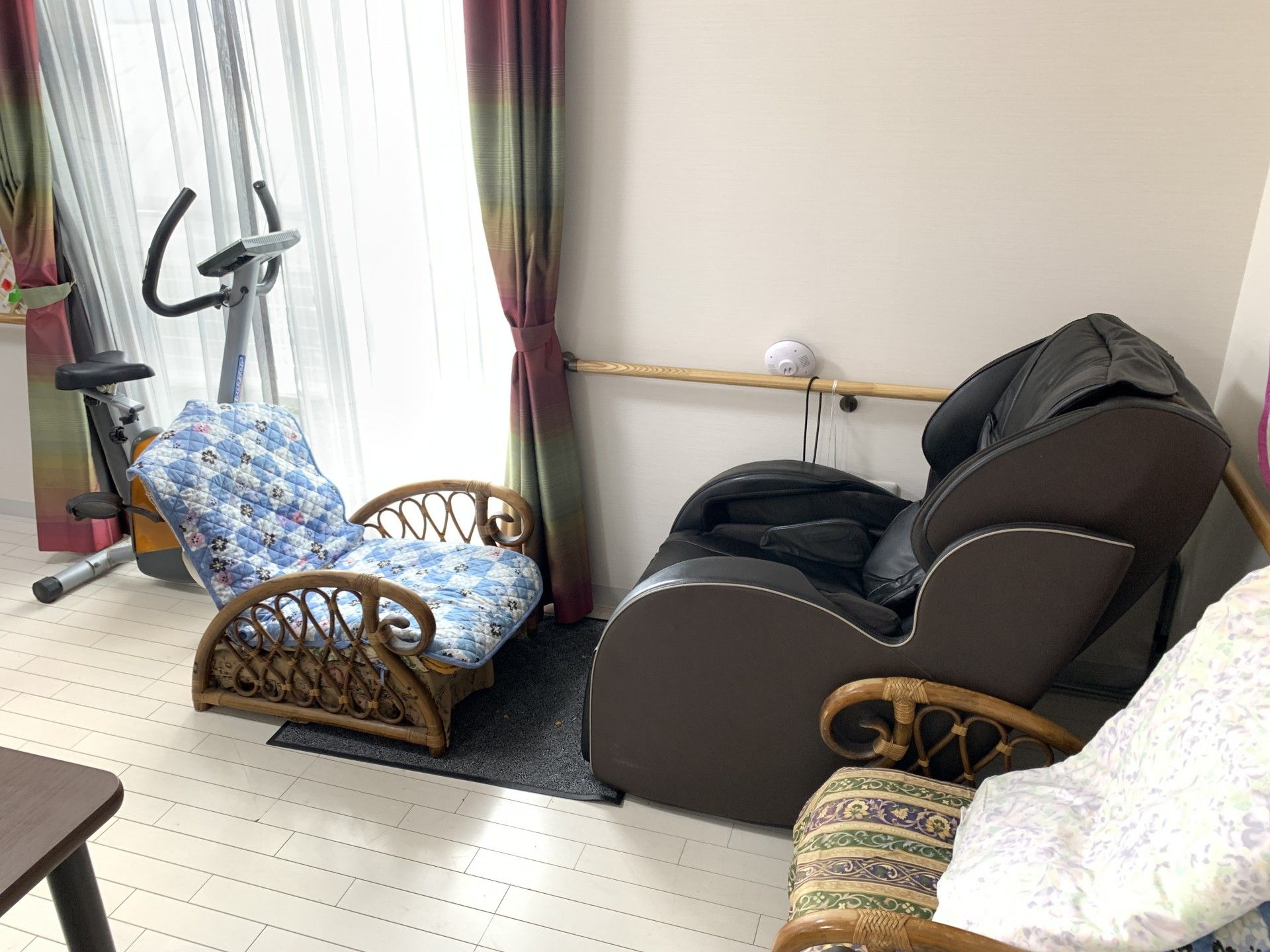 リラックスできる椅子と運動器具