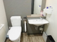 明るく清潔なトイレスペース