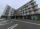 ゆったりとした敷地の施設外観