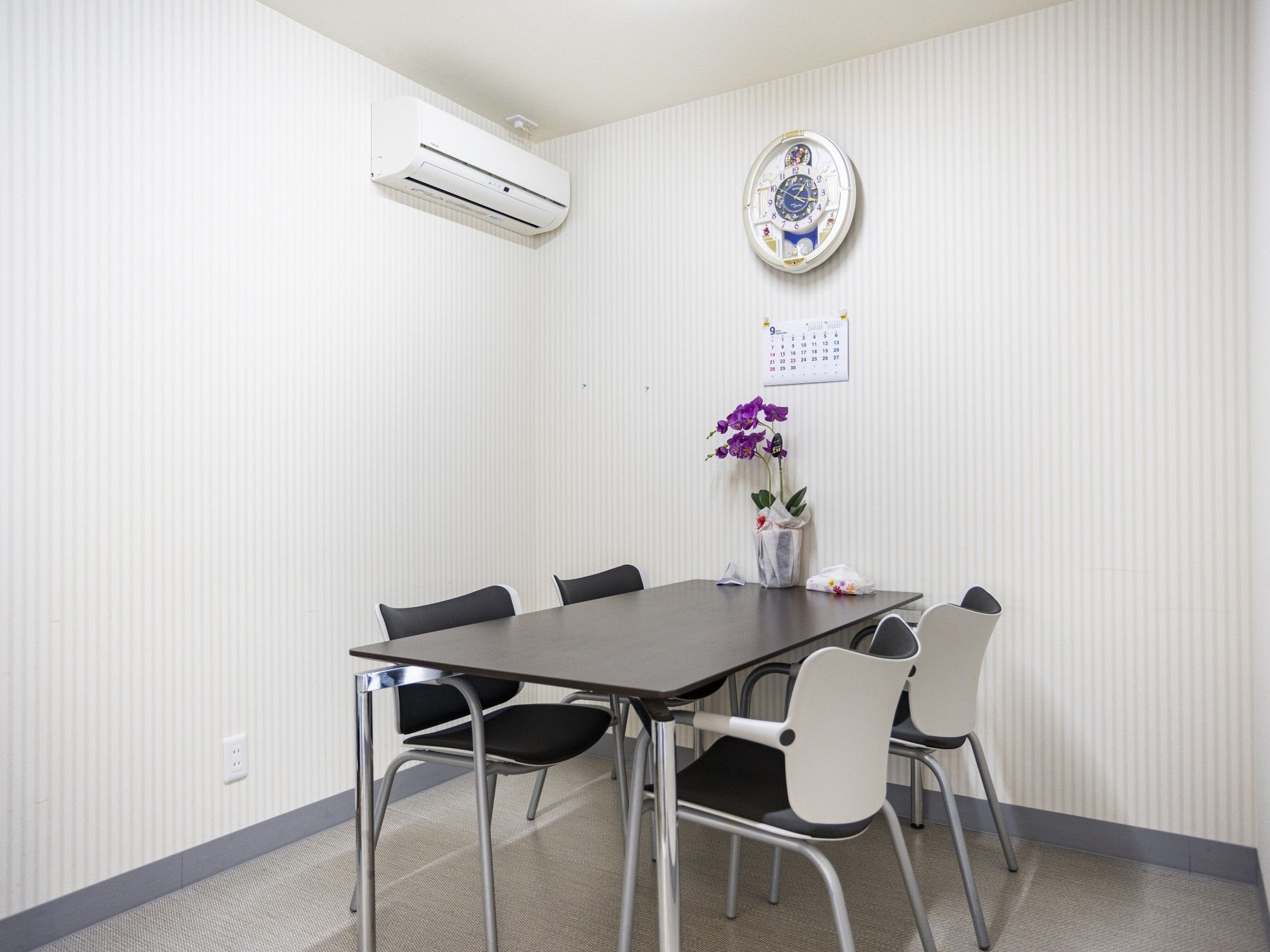 落ち着いた会議スペース