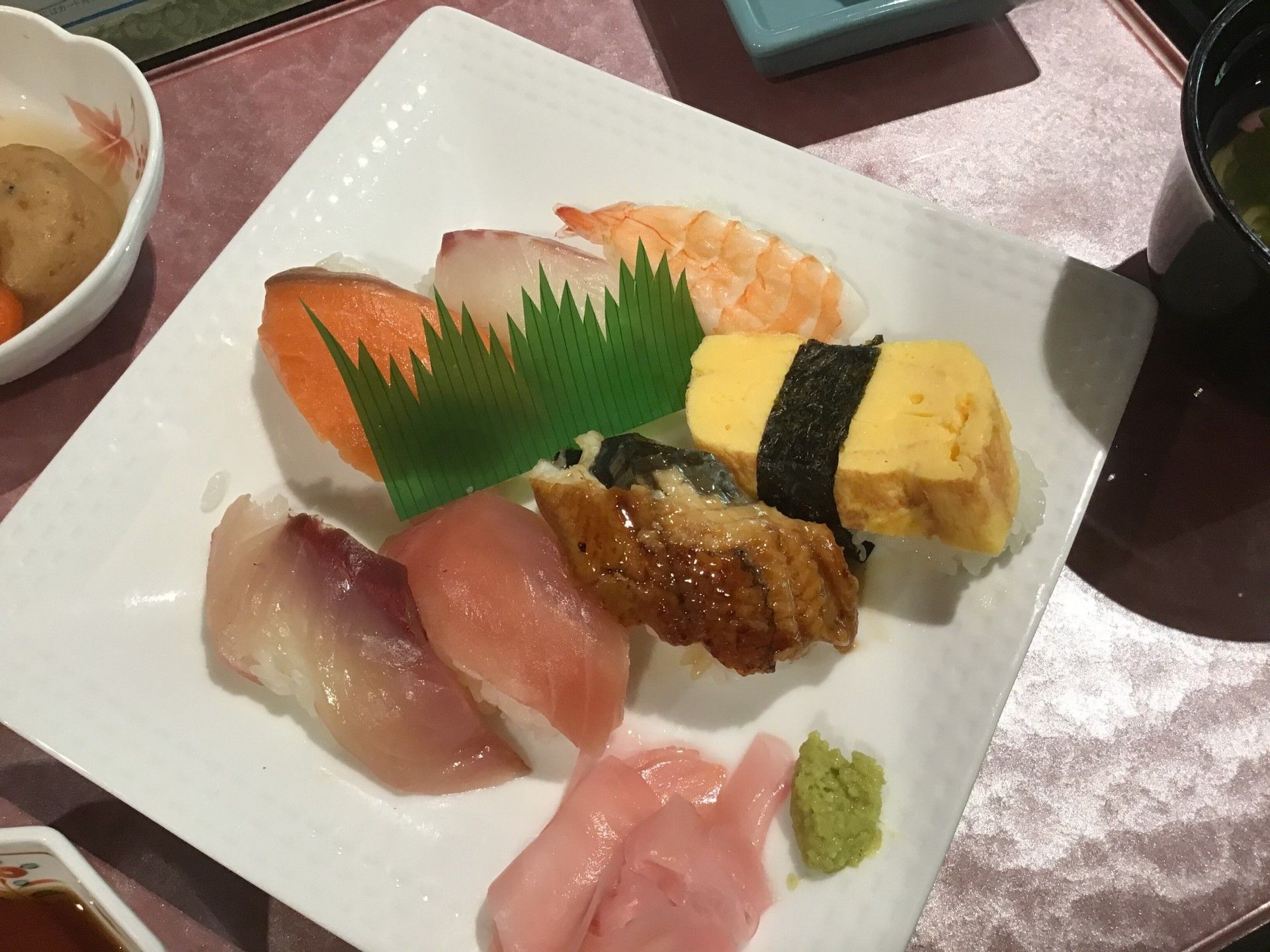 彩り豊かな食事の一例