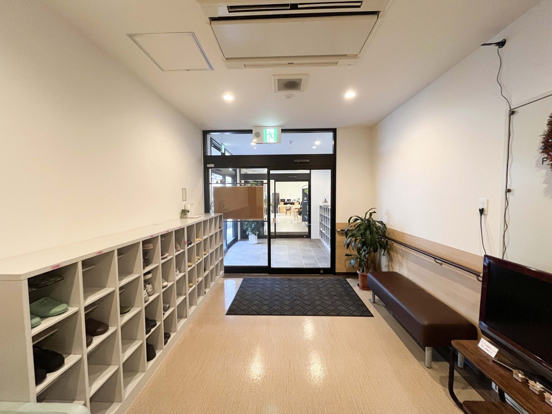 明るい玄関ホール