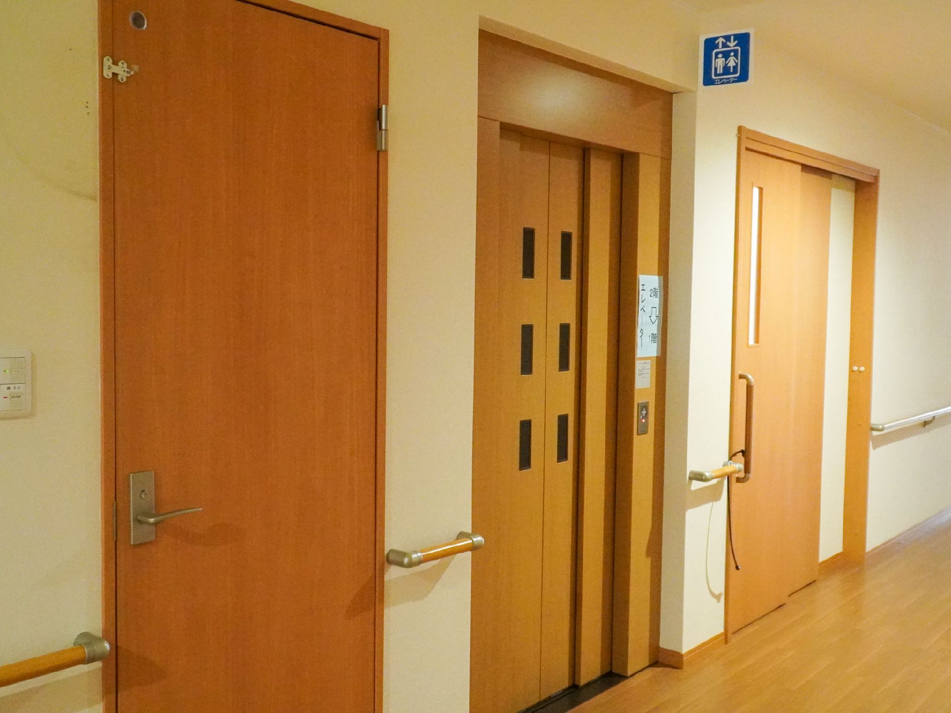 トイレの隣に設備されているエレベーター