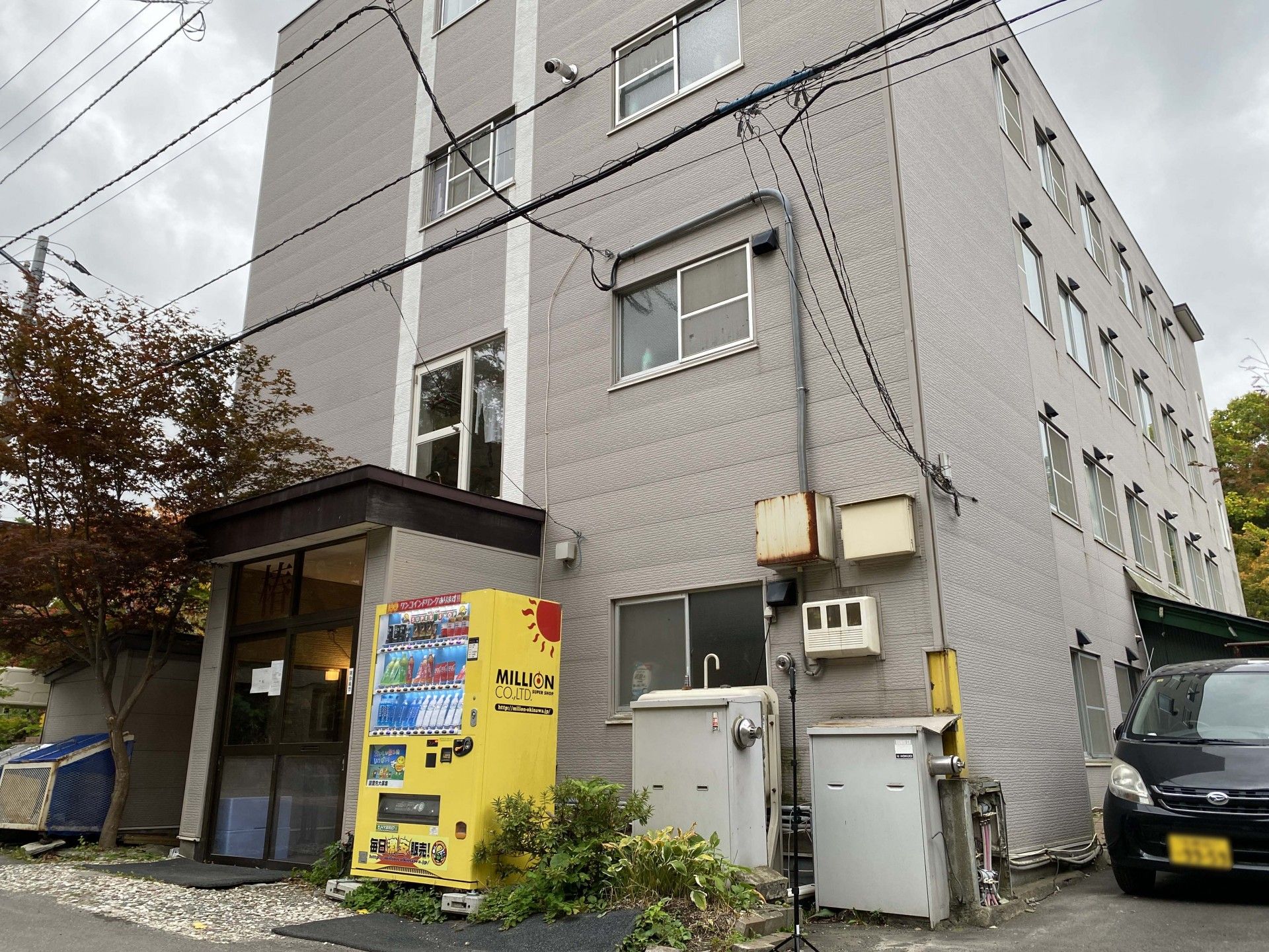多目的に使える建物の外観