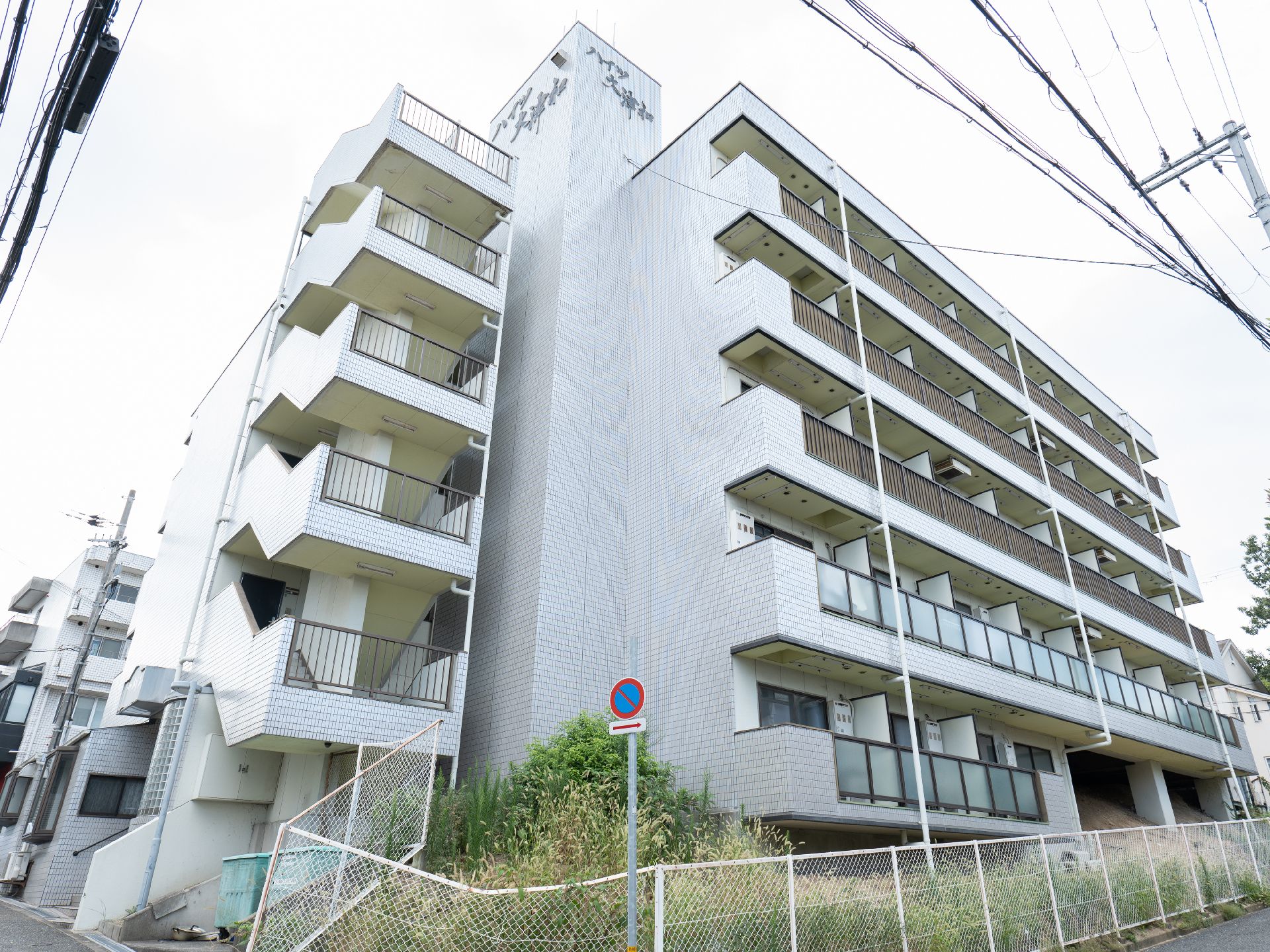 ブロック造5階建ての高齢者向け住宅