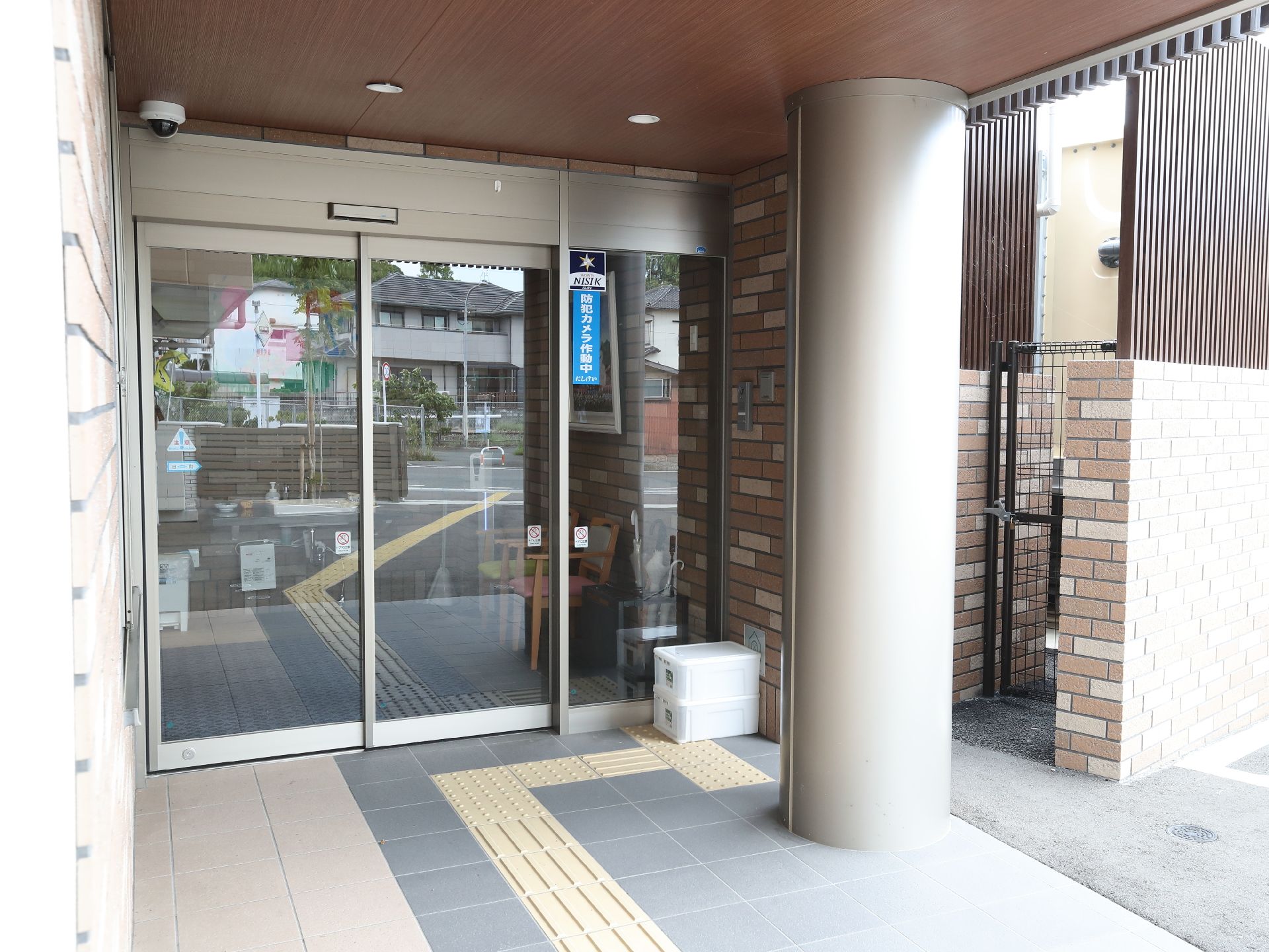 自動ドアのある玄関