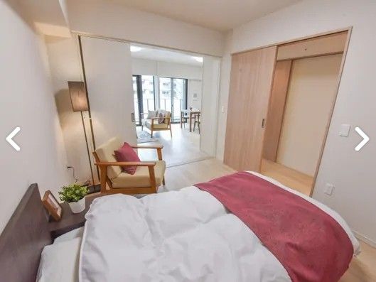 1LDKの間取りの居室で、自立した生活を送れる入居者様用の部屋。これまでの暮らしとさほど変わらない環境で生活することができる。
