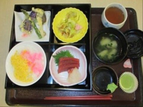 「センチュリーシティ西千葉」のお食事。栄養バランスの整ったお食事を用意している。