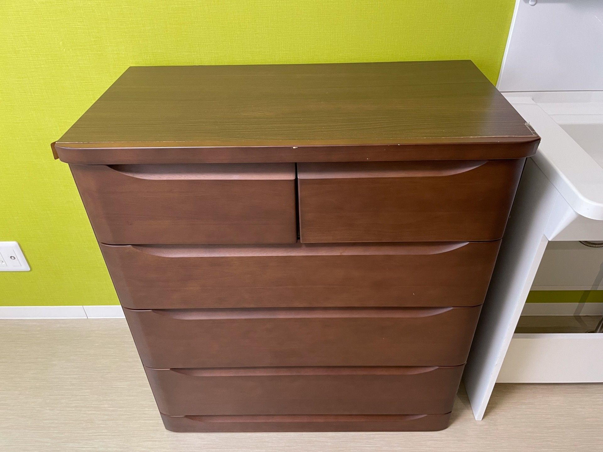 木製の収納家具