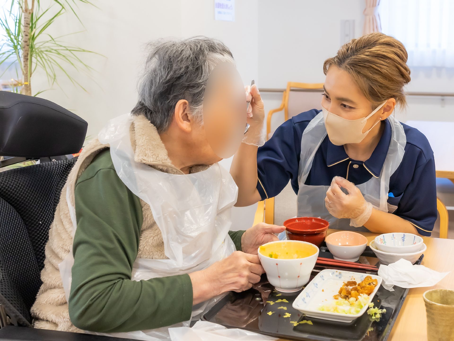 館内に常駐し、入居者の生活をしっかりとサポートしてくれるスタッフ