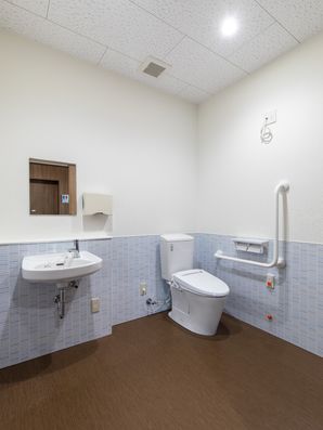 2階多目的トイレ