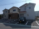 介護施設の外観と駐車場