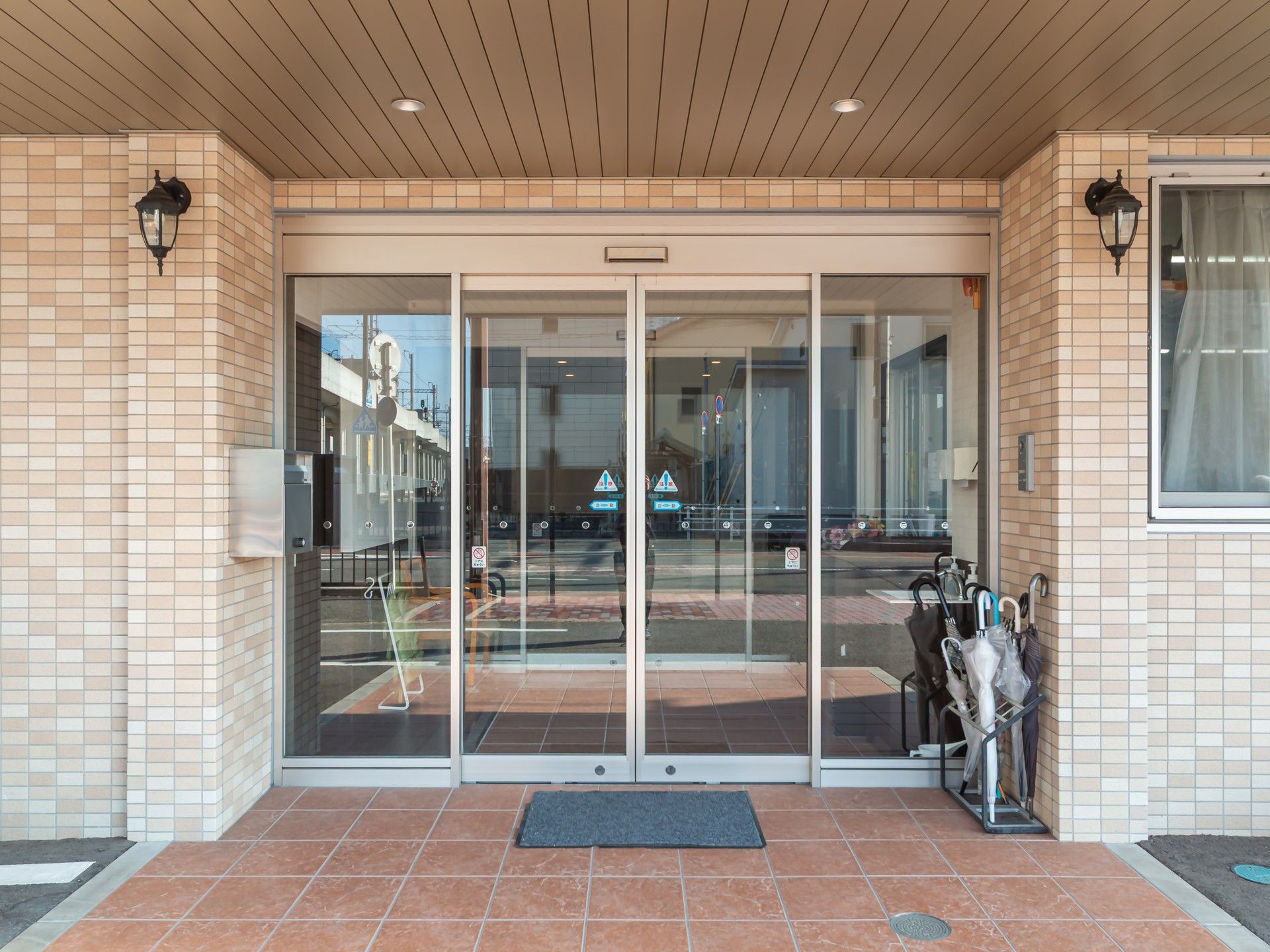 自動ドアのエントランス