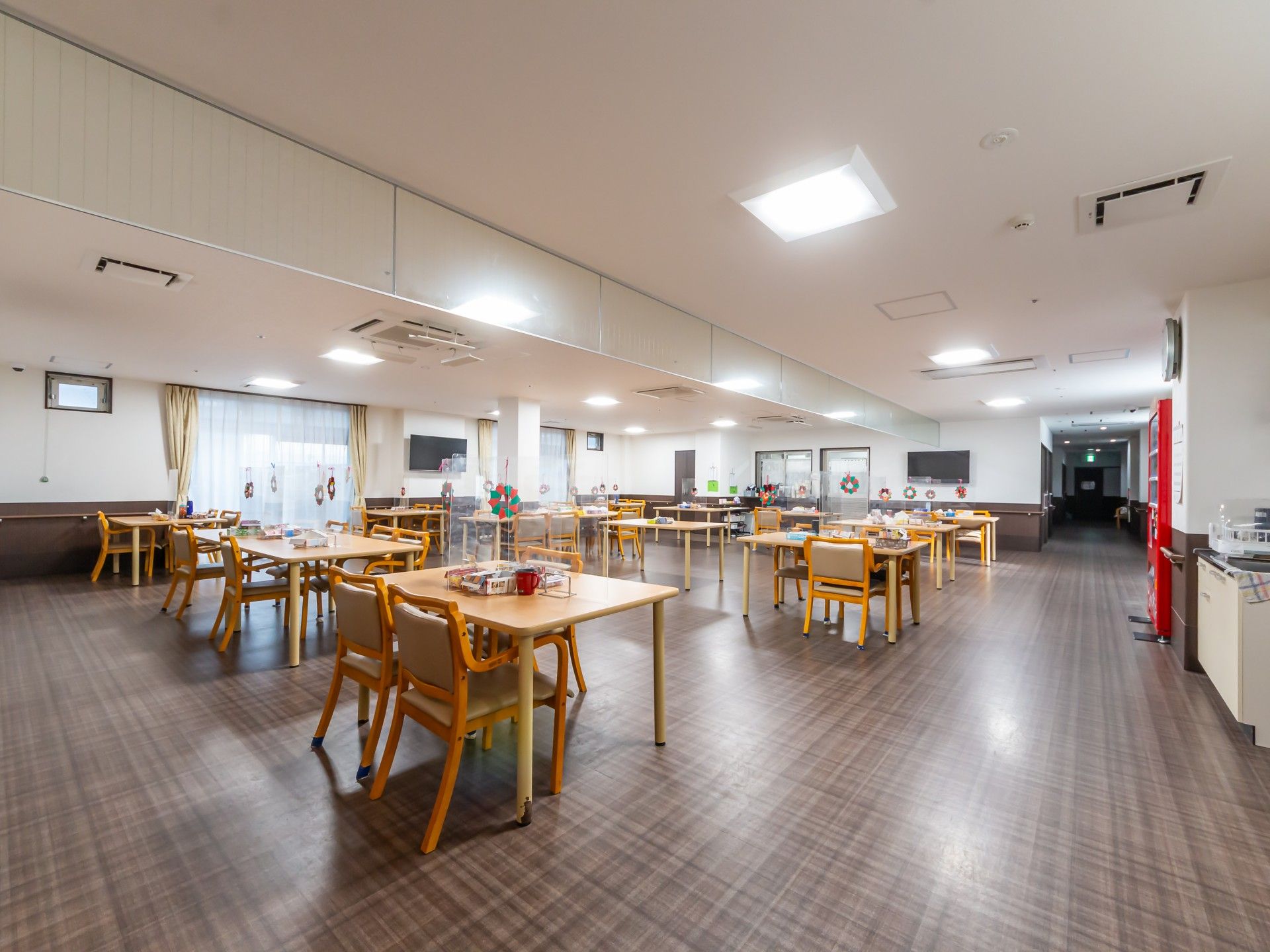 広々とした食堂