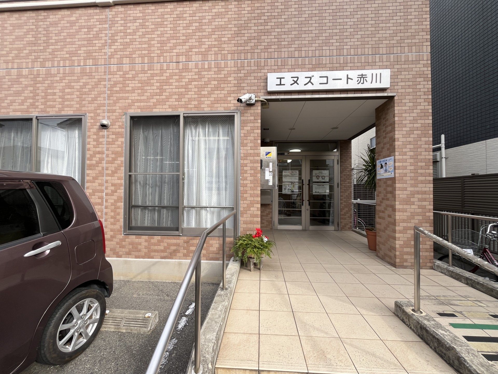 エントランスの外観