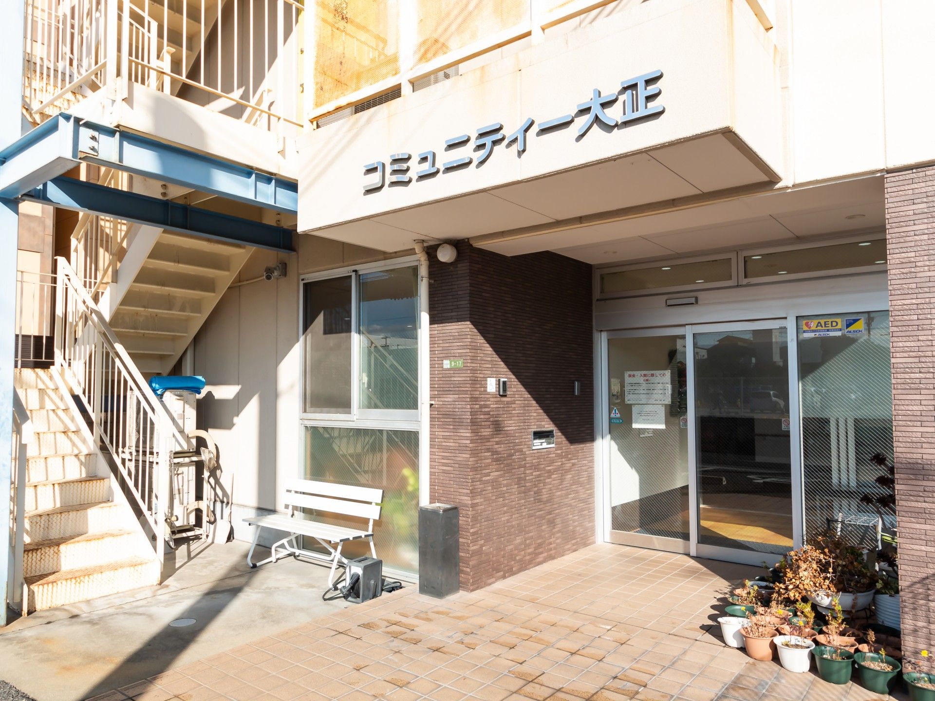 エントランスの外観