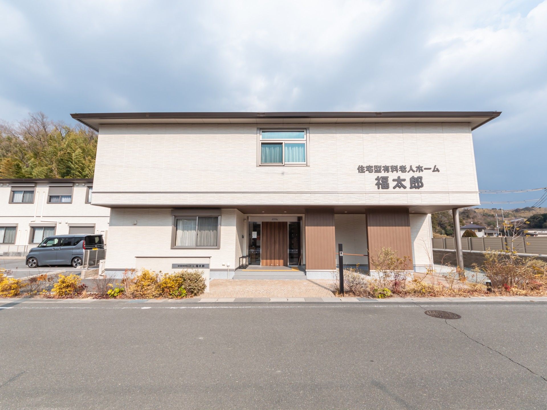 建物の正面玄関