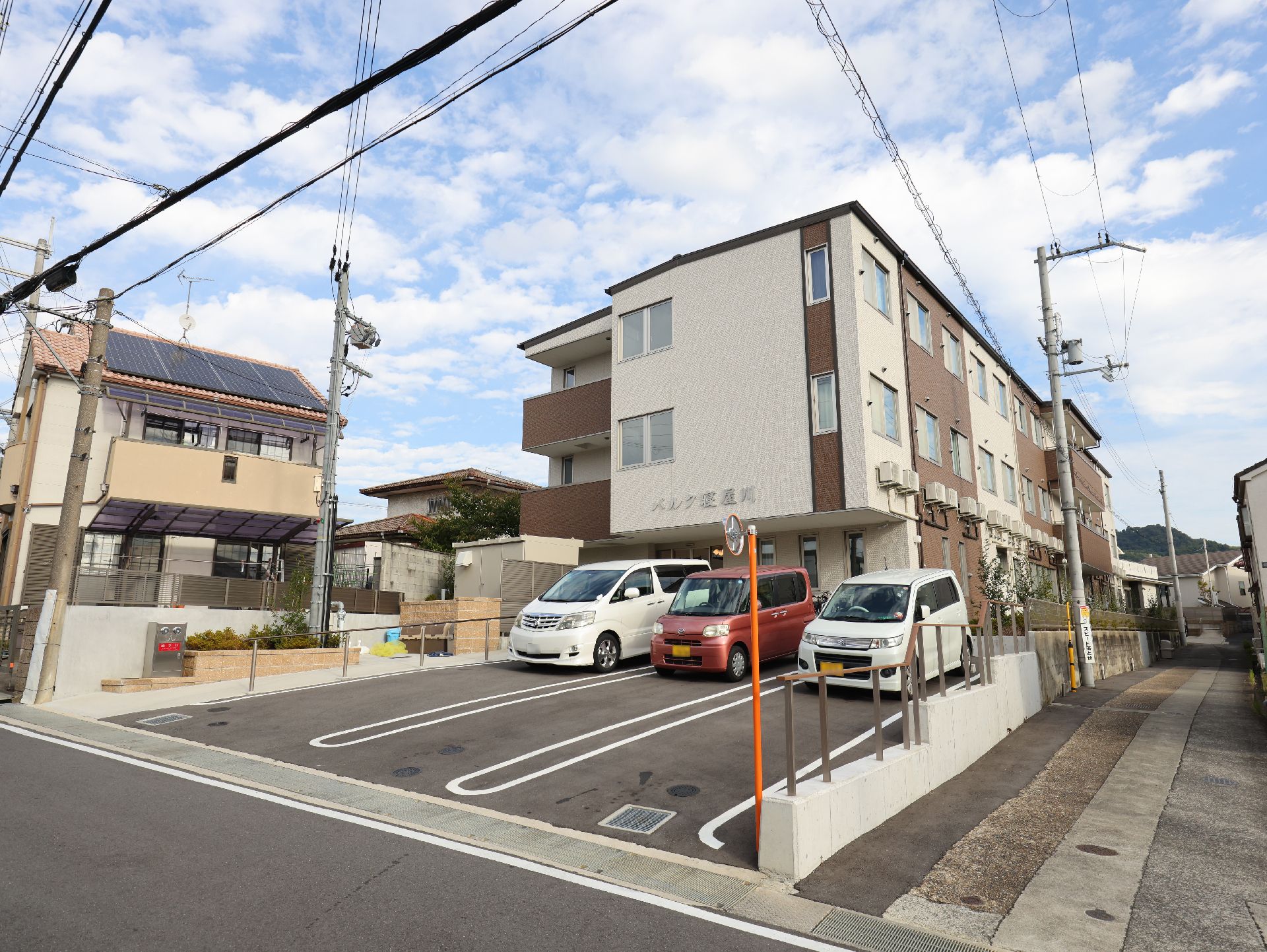 駐車場が広く、家族や親せきが車で通いやすい介護施設