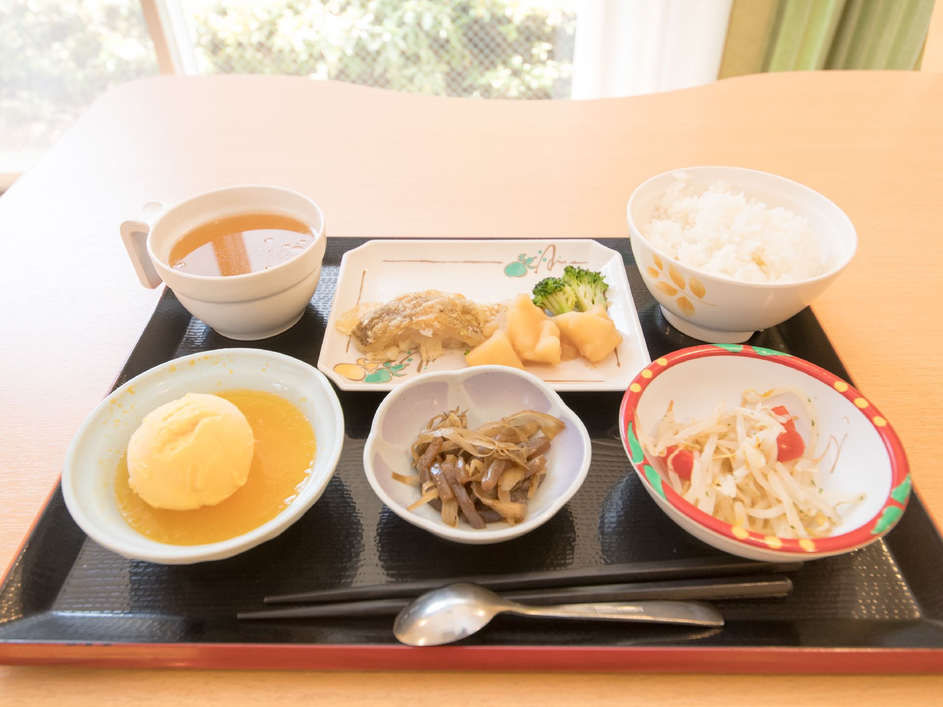 プレザンメゾン大正泉尾の食事。栄養バランスの整った美味しお食事を毎日出来たてでご提供しております。