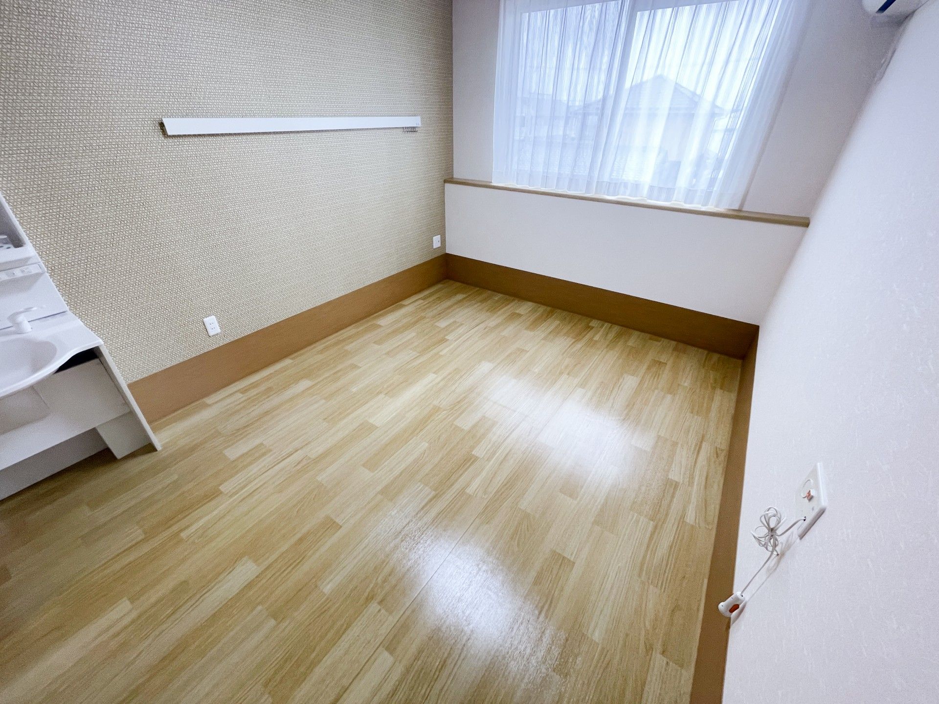 明るい個室の様子
