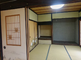 和風の居間が広がる施設内部