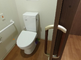介護施設の洗面所とトイレの様子